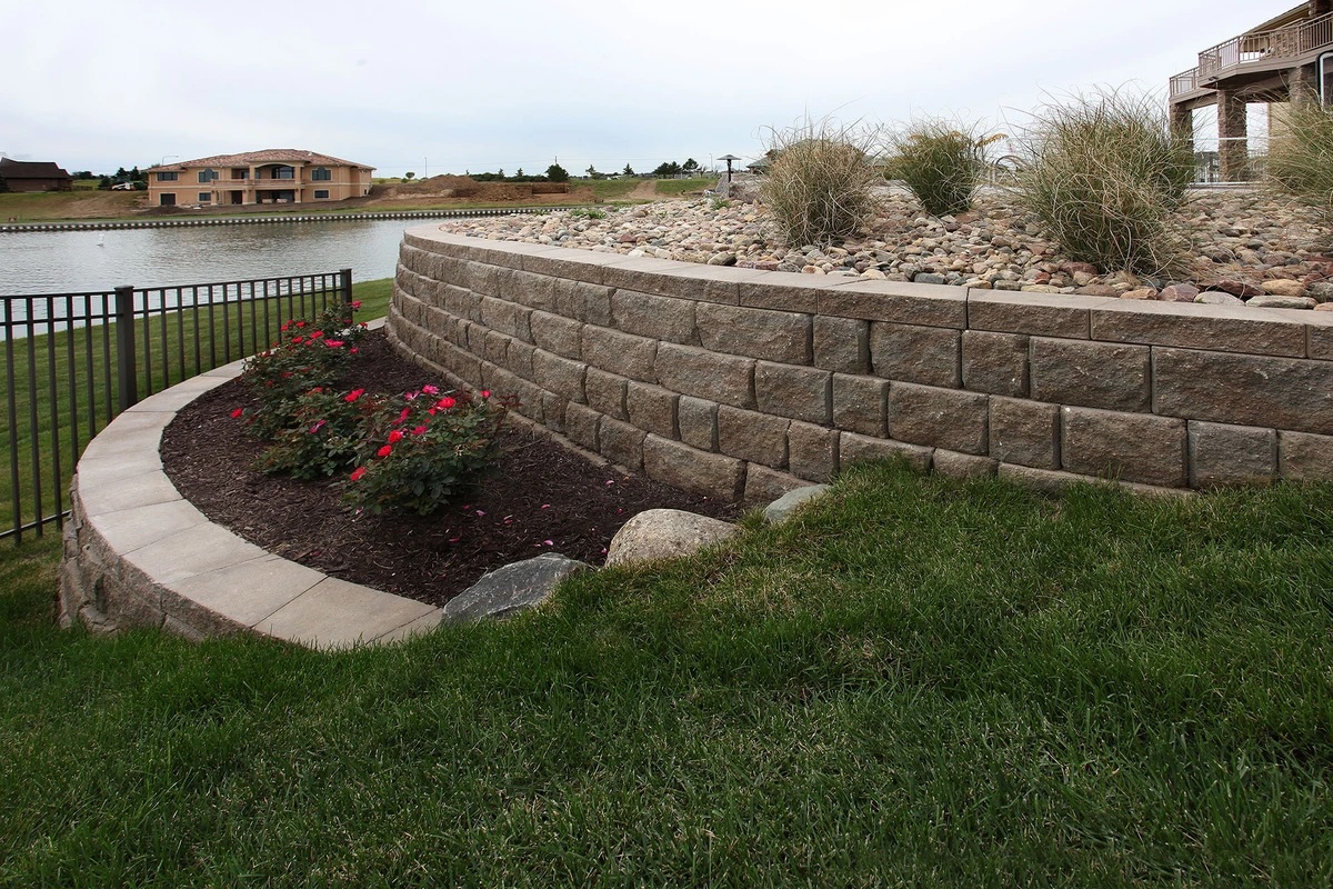 Concrete retaining walls