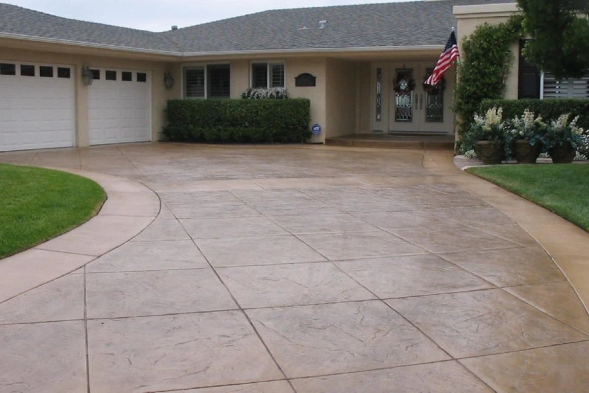Concrete driveway installation